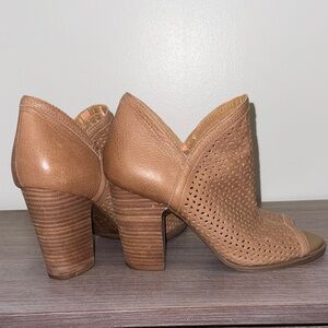 Lucky Brand Tan Heeled Boots
